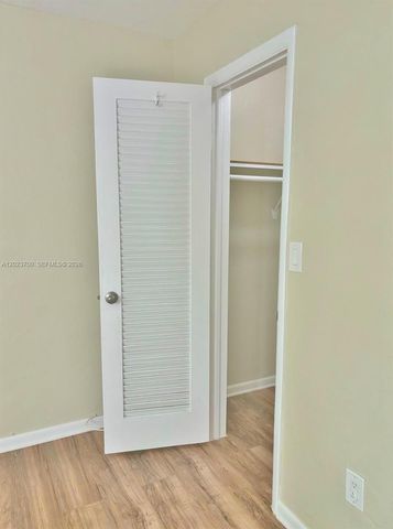 2201 Brickell Ave 61, Miami, FL 33129