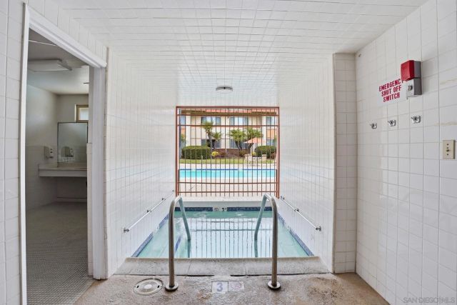 6864 Hyde Park Drive C, San Diego, CA 92119