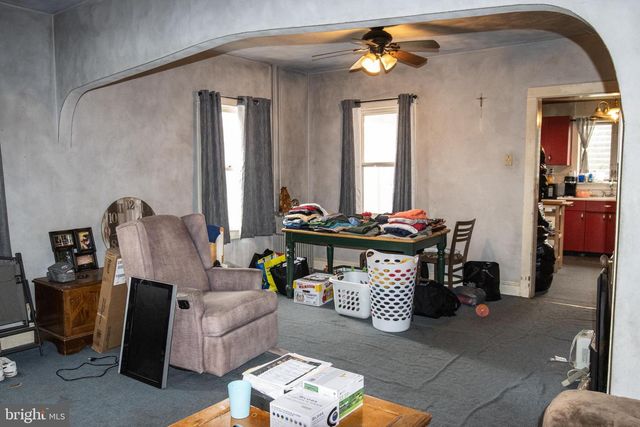 33-35 N BERRY ST, Coal Township, PA 17866