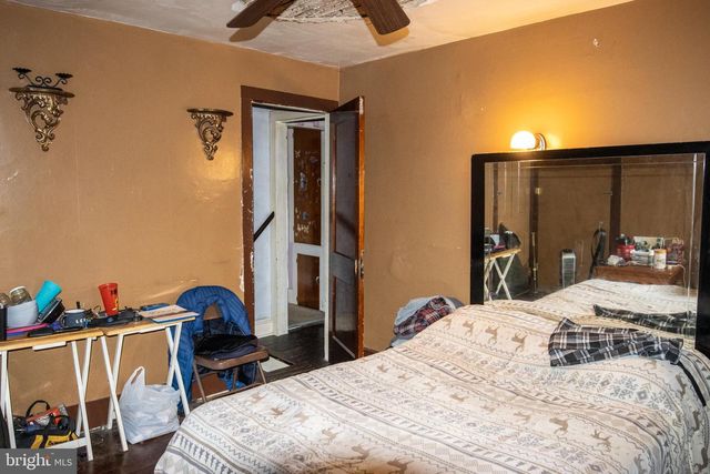 33-35 N BERRY ST, Coal Township, PA 17866