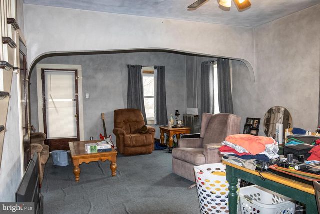 33-35 N BERRY ST, Coal Township, PA 17866