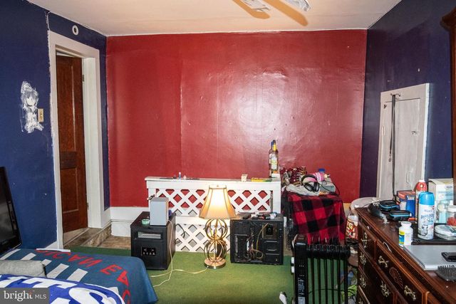 33-35 N BERRY ST, Coal Township, PA 17866