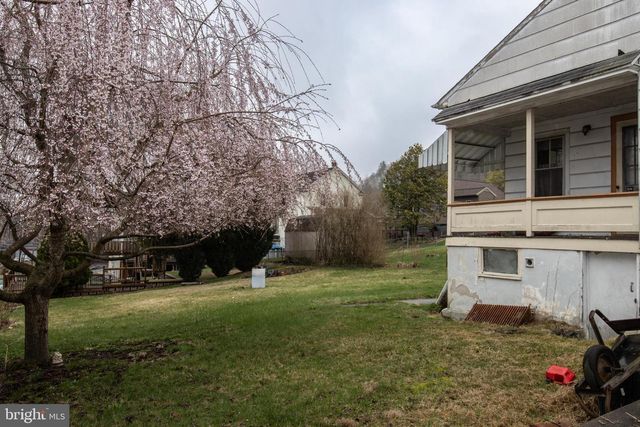 33-35 N BERRY ST, Coal Township, PA 17866