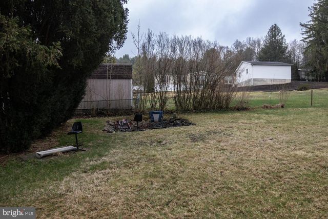 33-35 N BERRY ST, Coal Township, PA 17866