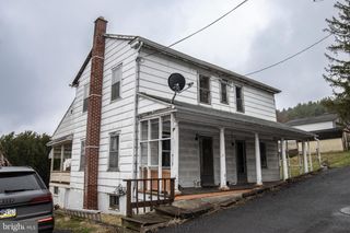 33-35 N BERRY ST, Coal Township, PA 17866