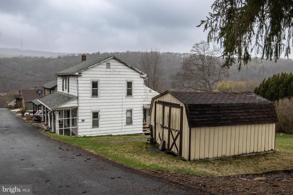 33-35 N BERRY ST, Coal Township, PA 17866