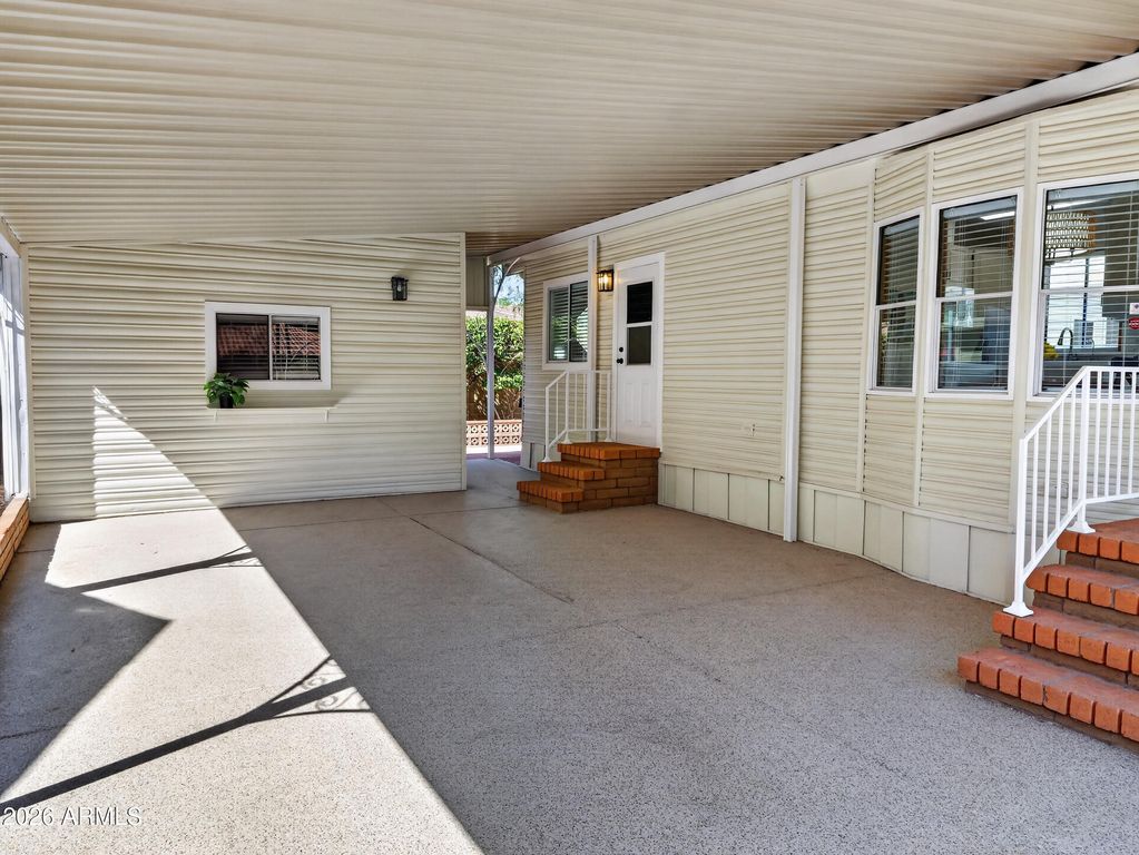 Image 20 of property listing at 111 S GREENFIELD Road 631, Mesa, AZ 85206