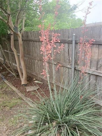 551 New Country RD, Kyle, TX 78640