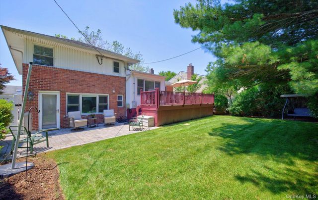 31 Irene Lane E, Plainview, NY 11803