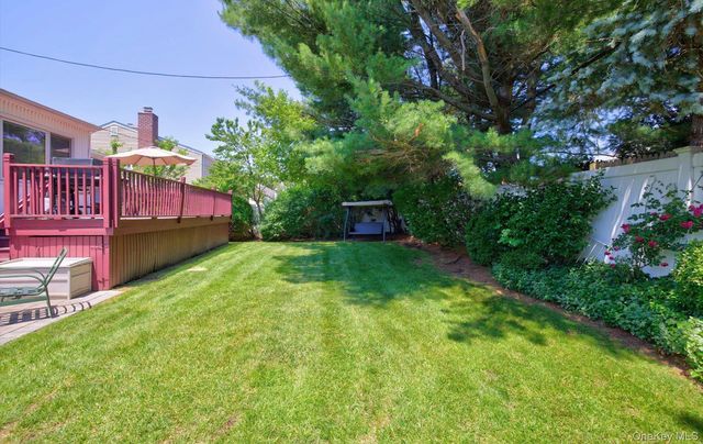 31 Irene Lane E, Plainview, NY 11803