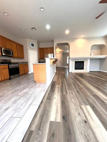 402 Alpen Rose Way, Galt, CA 95632