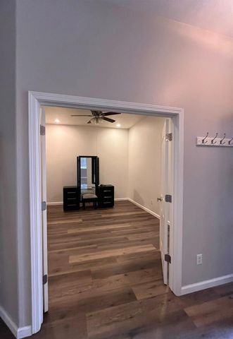 402 Alpen Rose Way, Galt, CA 95632