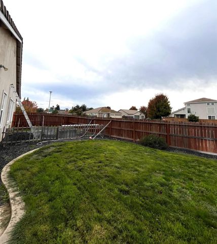 402 Alpen Rose Way, Galt, CA 95632