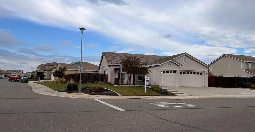 402 Alpen Rose Way, Galt, CA 95632