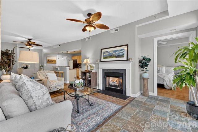 718 W Trade Street 809, Charlotte, NC 28202