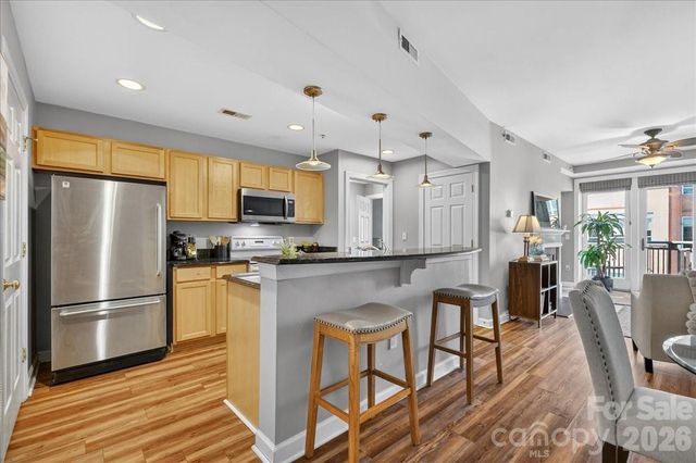 718 W Trade Street 809, Charlotte, NC 28202