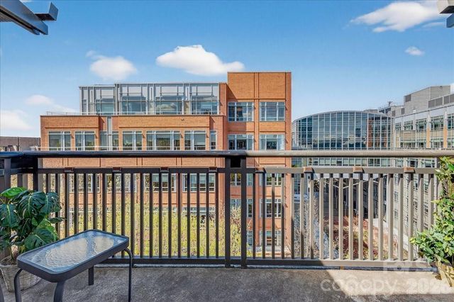 718 W Trade Street 809, Charlotte, NC 28202