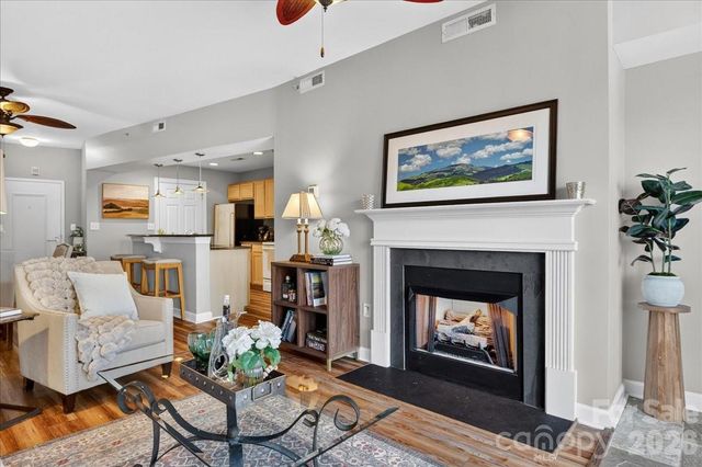 718 W Trade Street 809, Charlotte, NC 28202