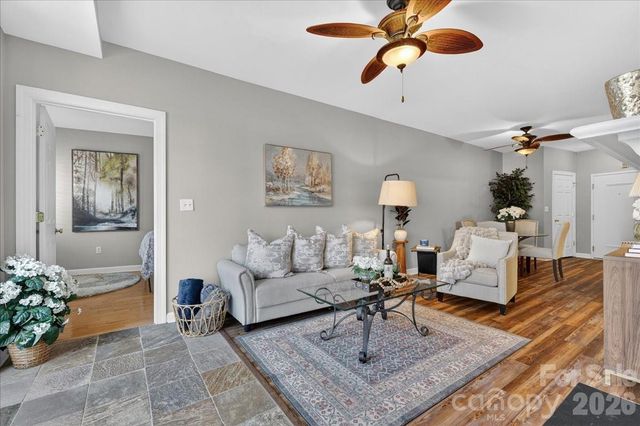 718 W Trade Street 809, Charlotte, NC 28202