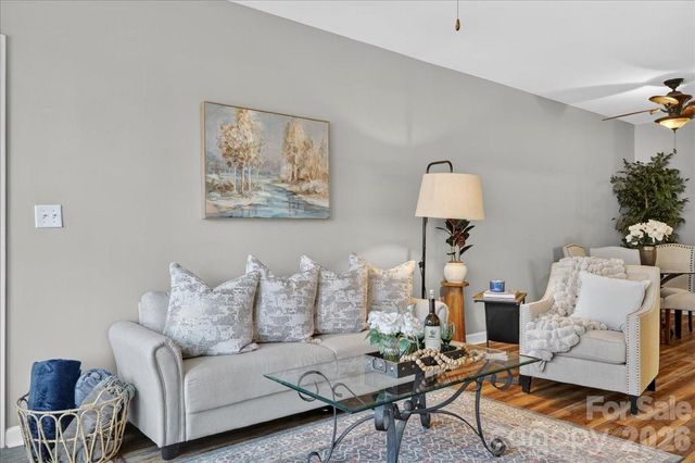 718 W Trade Street 809, Charlotte, NC 28202