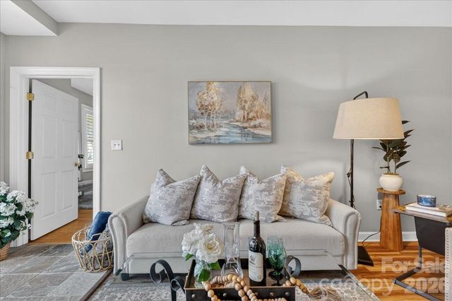 718 W Trade Street 809, Charlotte, NC 28202