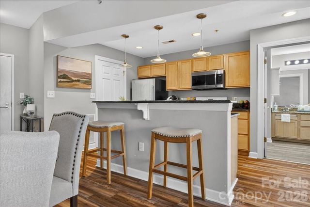 718 W Trade Street 809, Charlotte, NC 28202