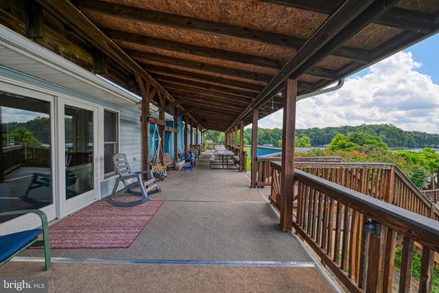 11200 EMERY LN, Bumpass, VA 23024