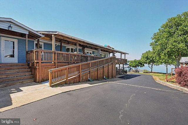 11200 EMERY LN, Bumpass, VA 23024