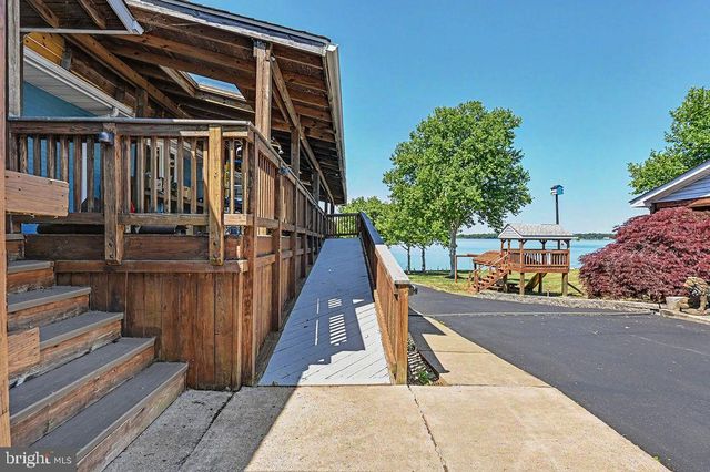 11200 EMERY LN, Bumpass, VA 23024