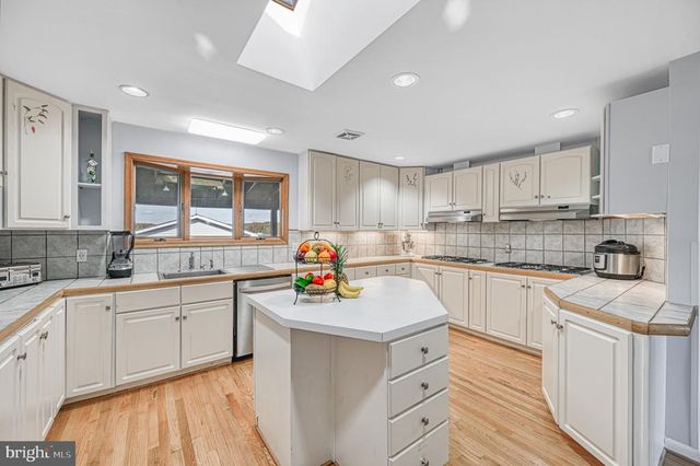 11200 EMERY LN, Bumpass, VA 23024