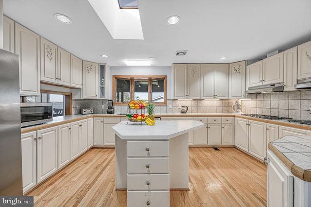 11200 EMERY LN, Bumpass, VA 23024