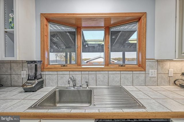 11200 EMERY LN, Bumpass, VA 23024