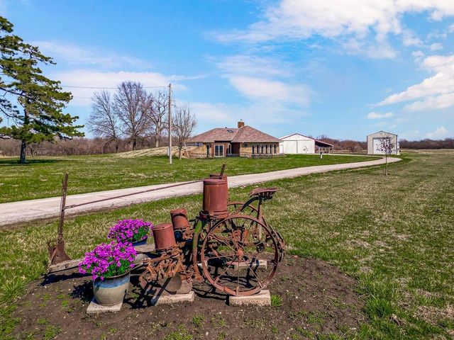 32701 S Dorsett Hill Lane, Archie, MO 64725