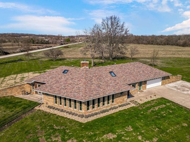 32701 S Dorsett Hill Lane, Archie, MO 64725