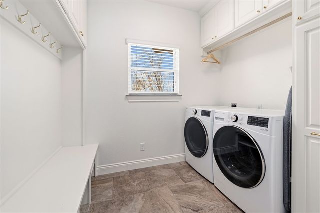 802 NW D Street, Bentonville, AR 72712