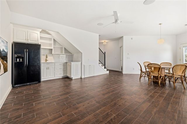 802 NW D Street, Bentonville, AR 72712