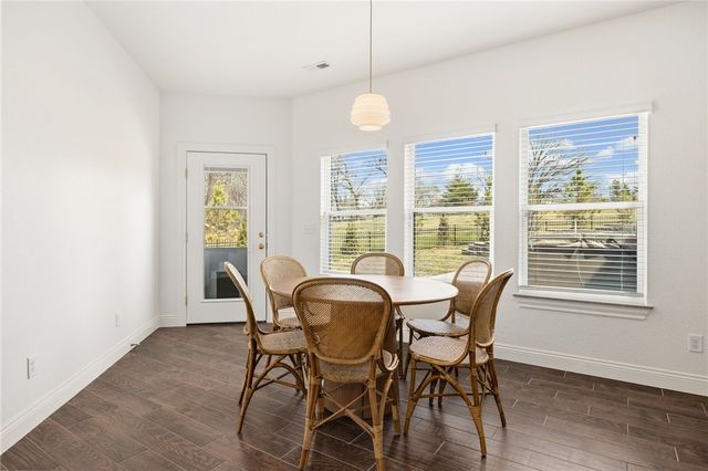 802 NW D Street, Bentonville, AR 72712