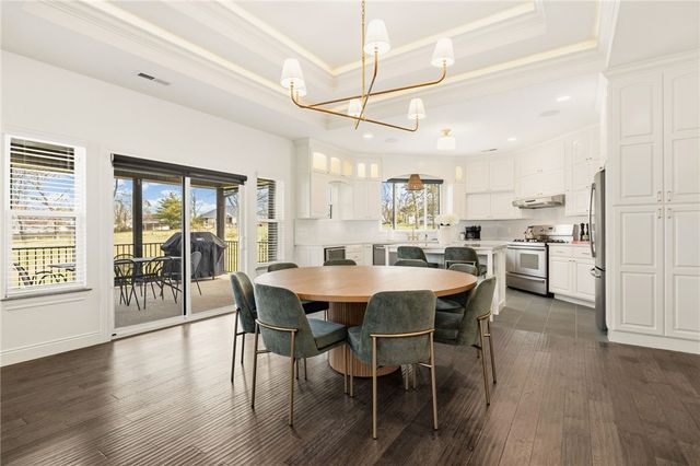 802 NW D Street, Bentonville, AR 72712