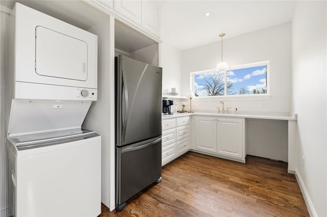 802 NW D Street, Bentonville, AR 72712