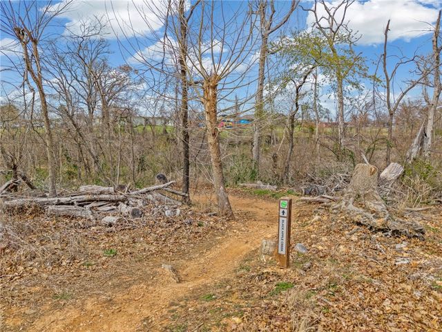 802 NW D Street, Bentonville, AR 72712