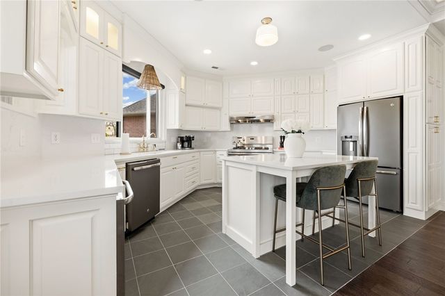 802 NW D Street, Bentonville, AR 72712