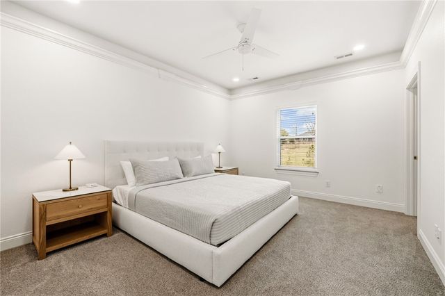 802 NW D Street, Bentonville, AR 72712