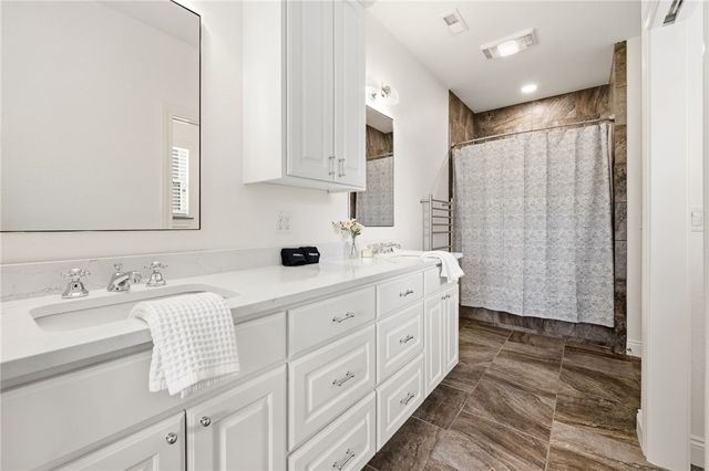 802 NW D Street, Bentonville, AR 72712