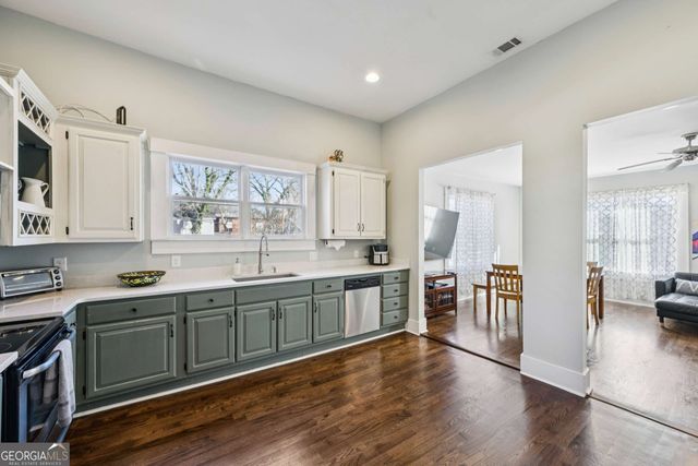 528 Holderness Street SW, Atlanta, GA 30310