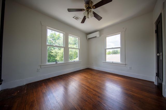 4530 Mckinney Street, Houston, TX 77023