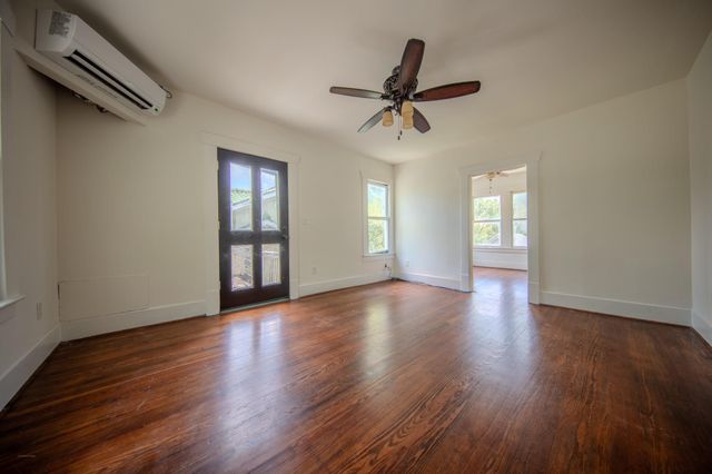 4530 Mckinney Street, Houston, TX 77023
