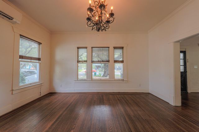 4530 Mckinney Street, Houston, TX 77023