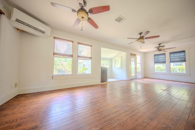4530 Mckinney Street, Houston, TX 77023