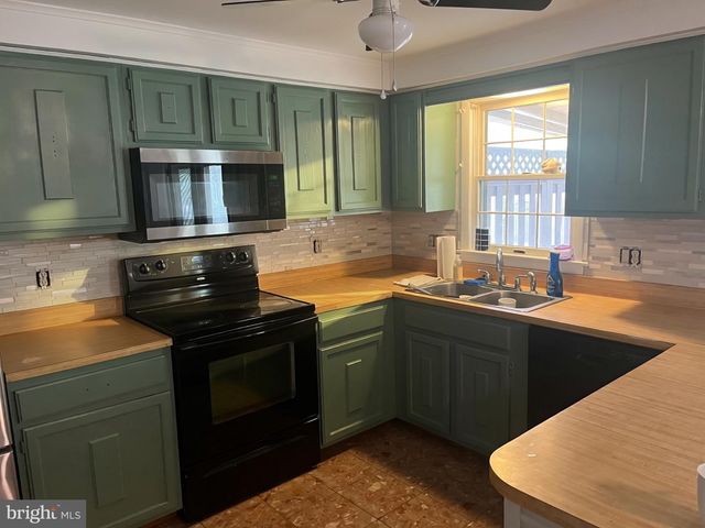 8301 HEATHERWICK DR, Brandywine, MD 20613