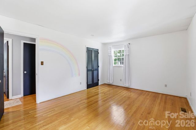 7419 Meadowdale Lane, Charlotte, NC 28212